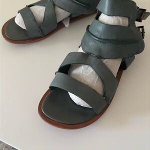 Elegant Women's Blue Strappy Sandals